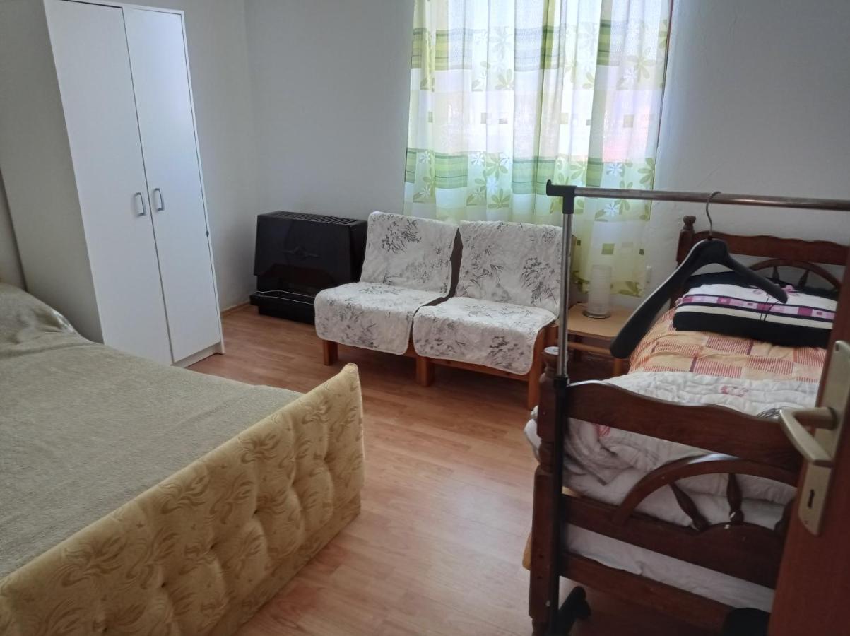 Apartman U Bukovickoj Banji 阿然德洛维克 外观 照片